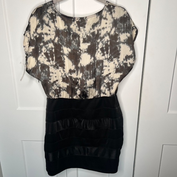 Wow Couture Tie Dye Banded Skirt Mini Dress NWT Junior's Size Large - Picture 5 of 5